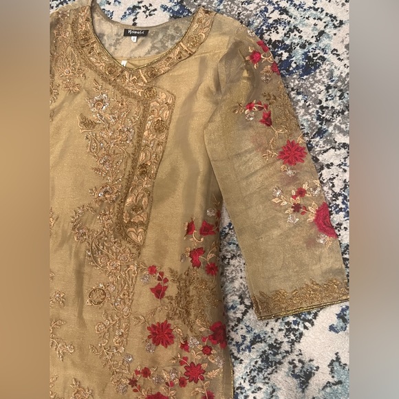 Nakoosh 3Pc Suit - Picture 4 of 4